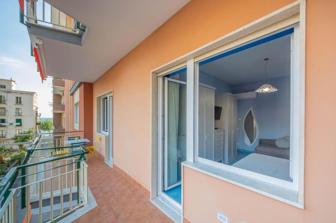 La Casa Del Poeta - Appartamento Positano Maiori Exterior photo